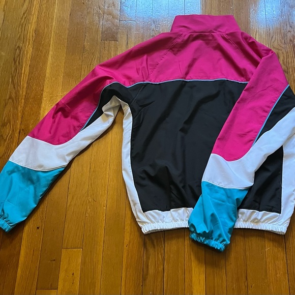 Authentic Nike Jacket - Picture 14 of 15